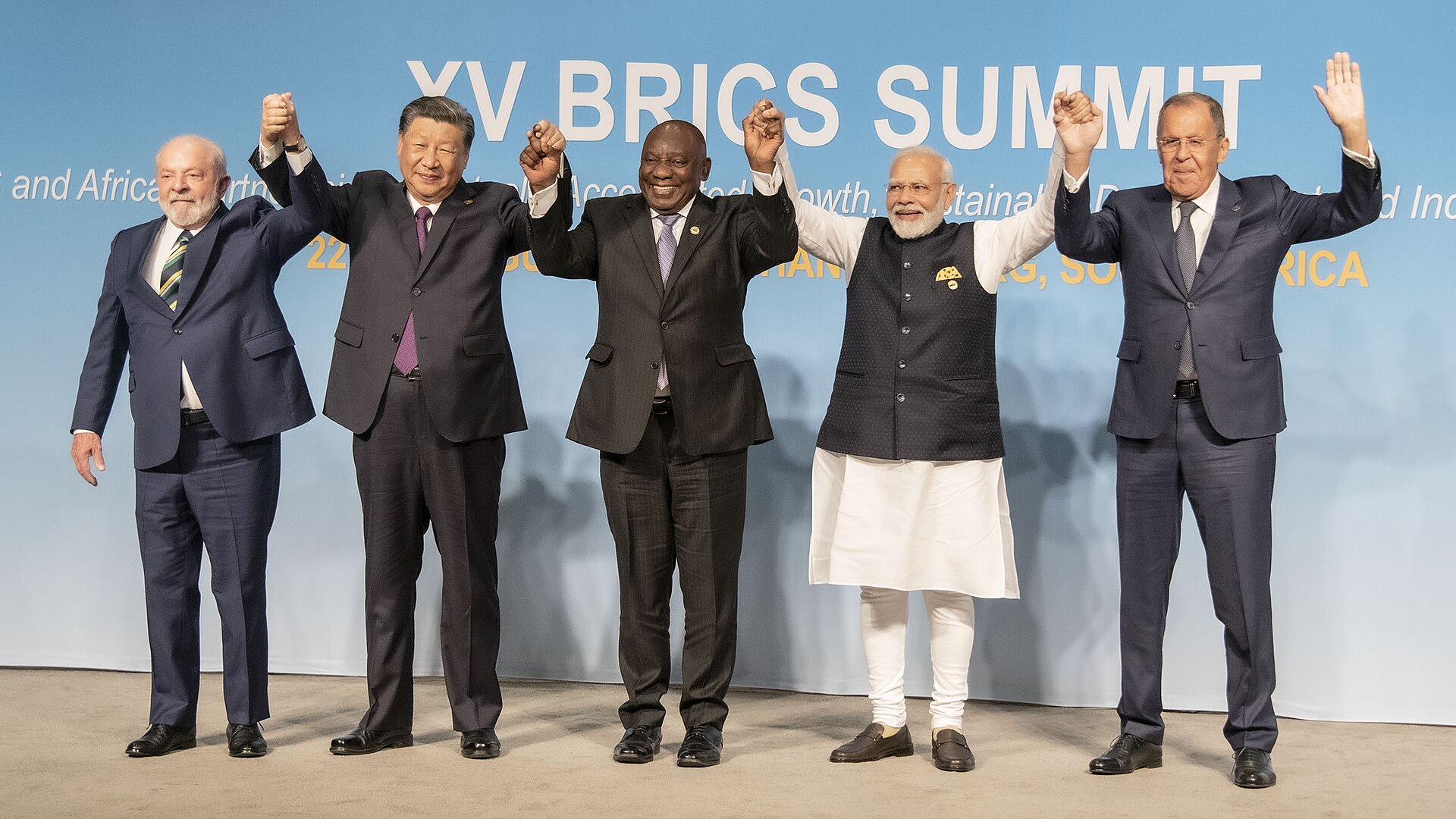 פסגת BRICS: שי ג'ינפינג מכריז שסין תוביל שיתוף פעולה ב-AI — ציר כוח חלופי לארה"ב מתגבש