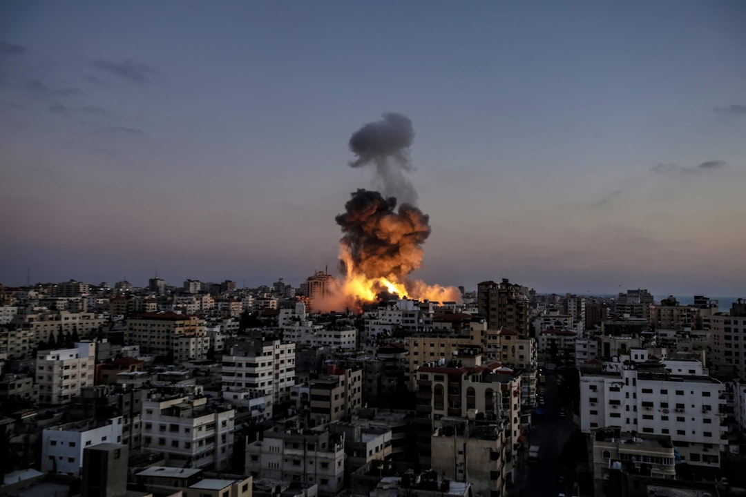 ישראל מגבירה תקיפות בעזה; חמאס: ההבנות לפסקת אש מרוקנות מתוכן